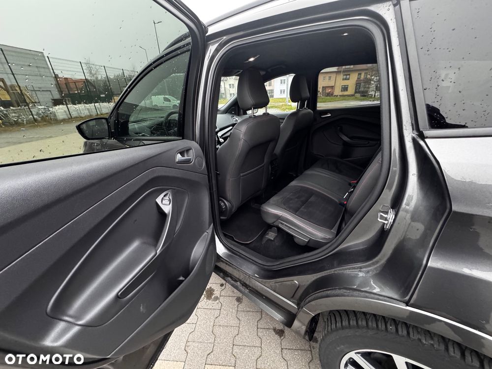 Ford Kuga 2.0 TDCi 2x4 ST-Line - 12