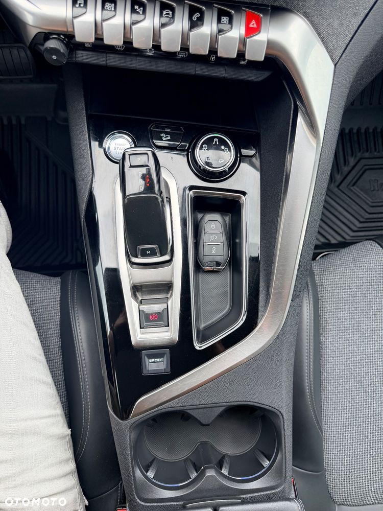Peugeot 3008 BlueHDi 130 Stop & Start EAT8 Allure - 13