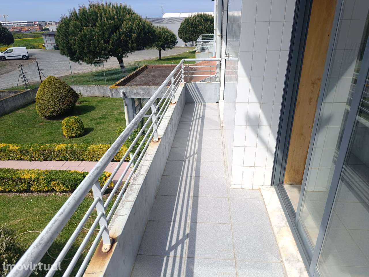 T2 excelentes áreas com garagem fechada - Grande imagem: 4/24