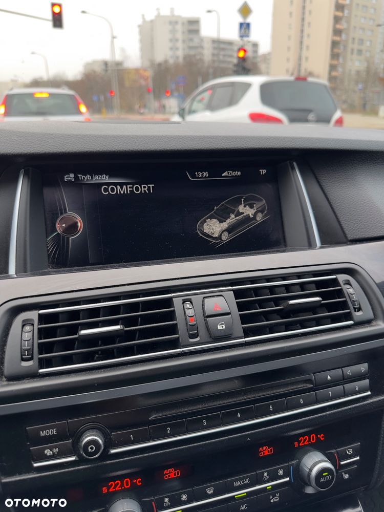 BMW Seria 5 520d xDrive - 17