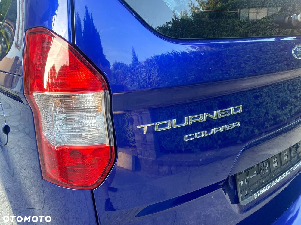 Ford Tourneo Courier 1.0 EcoBoost S&S Ambiente - 32