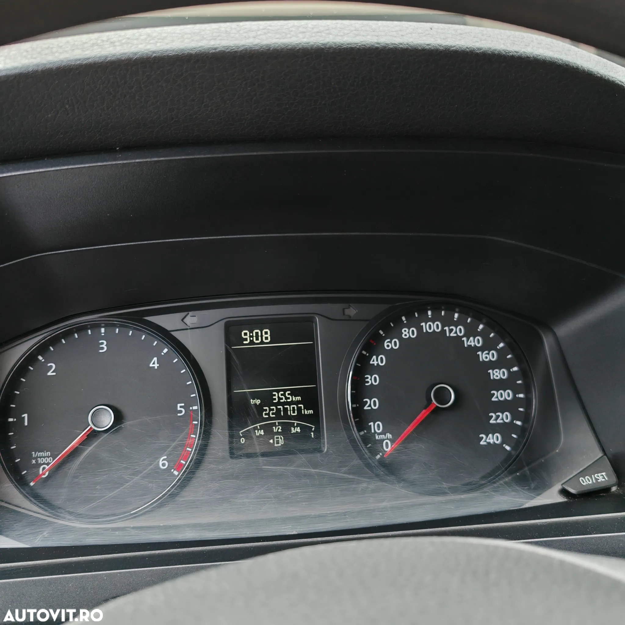 Volkswagen Transporter - 4