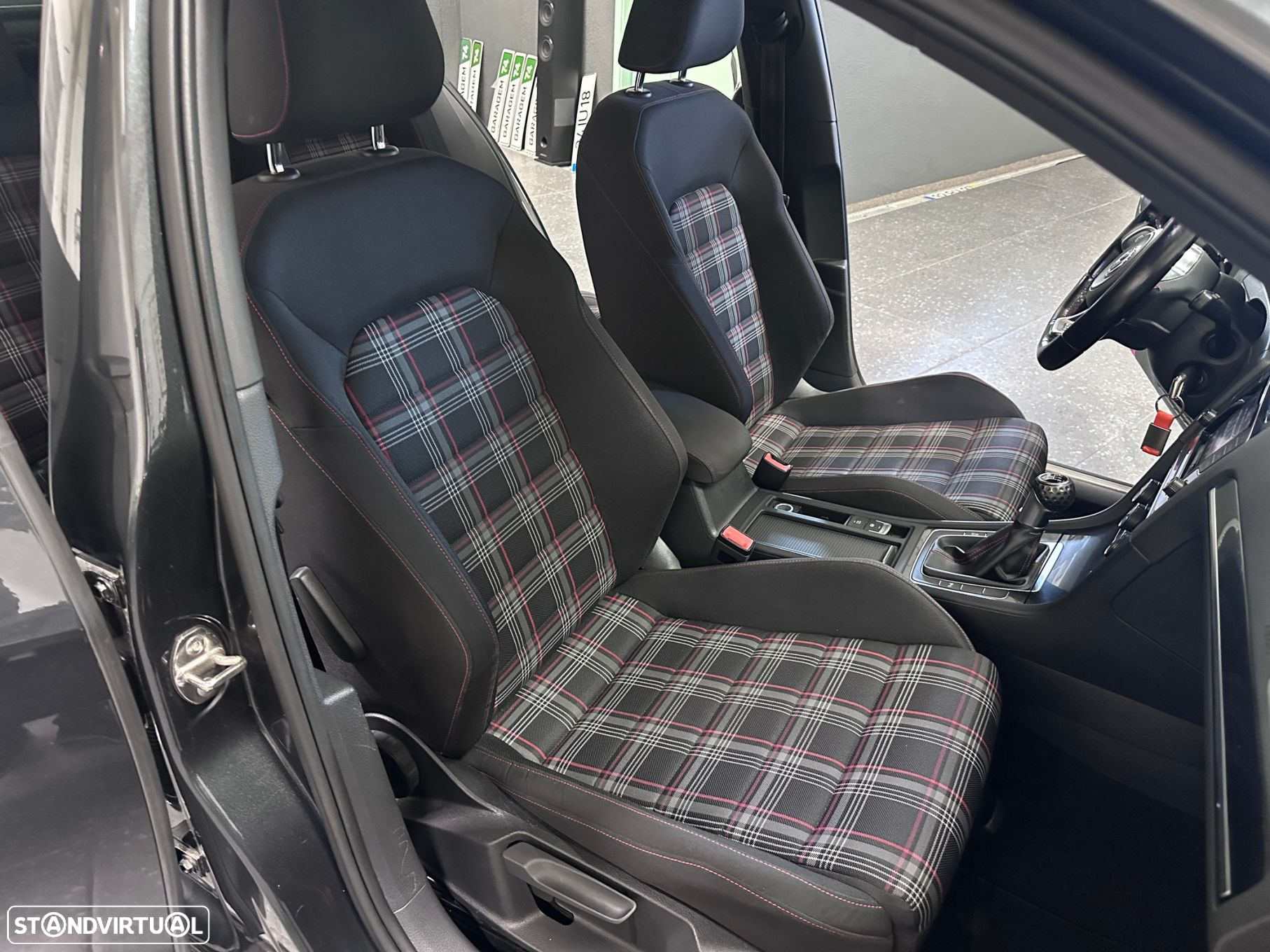 VW Golf 2.0 TSi GTi Performance - 20