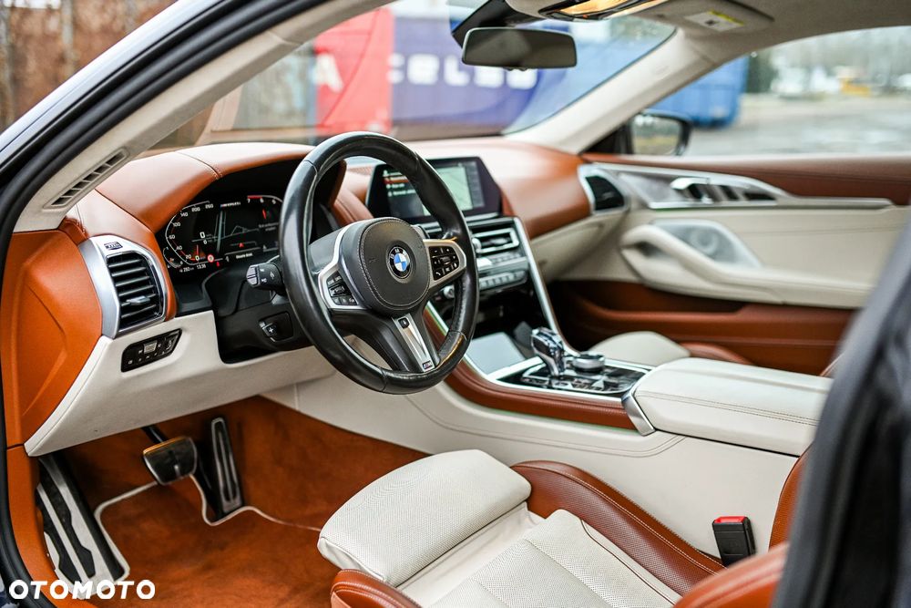 BMW Seria 8 - 26