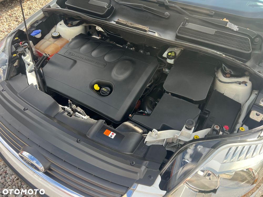 Ford Kuga - 28