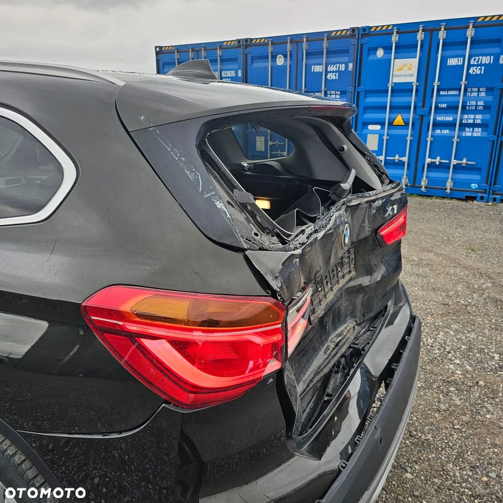 BMW X1 xDrive20i Sport Line - 9