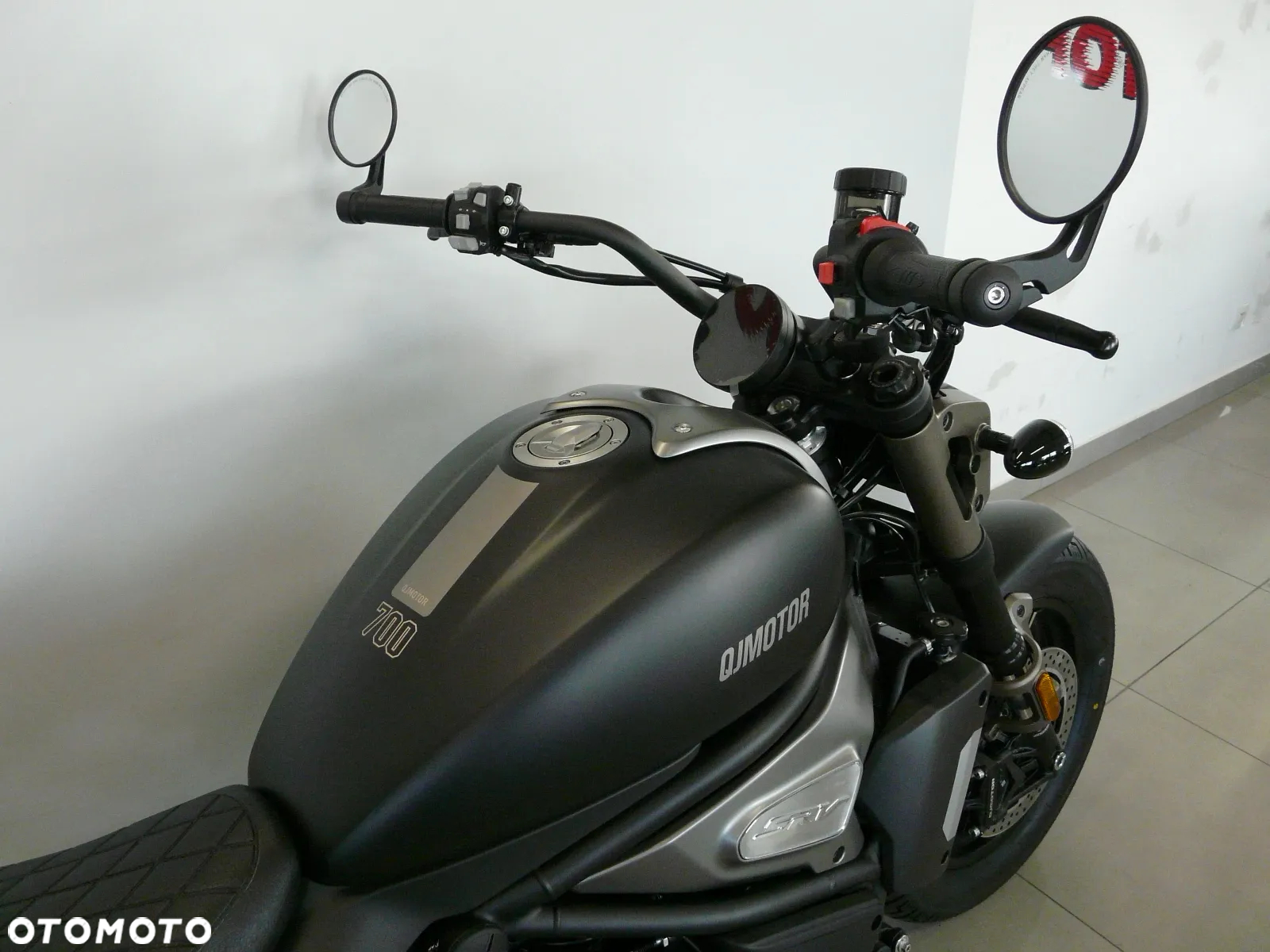 QJMOTOR SRV 700 - 9