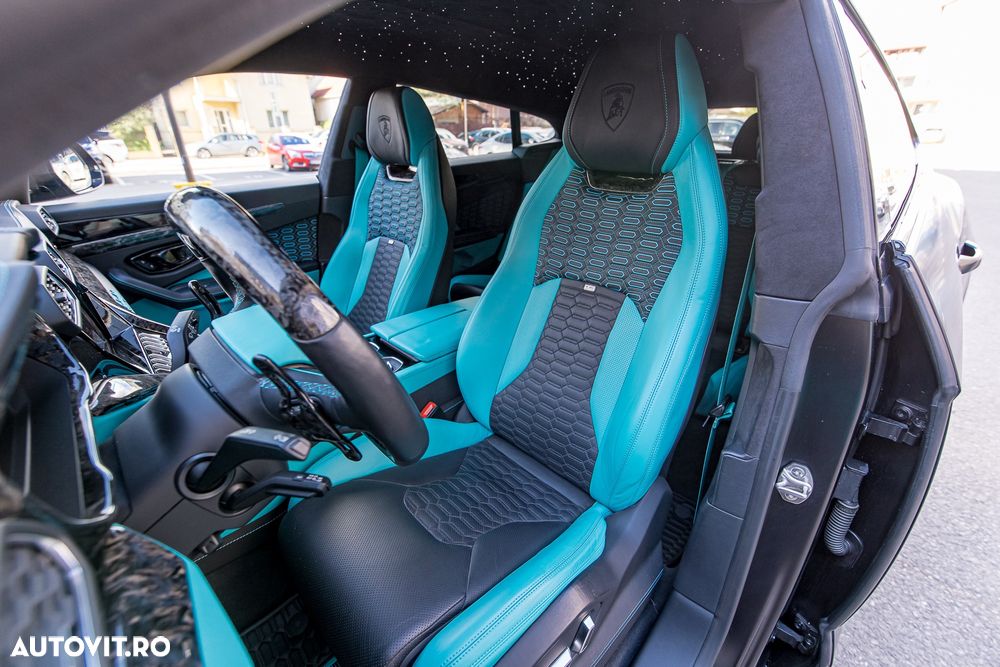 Lamborghini URUS - 14