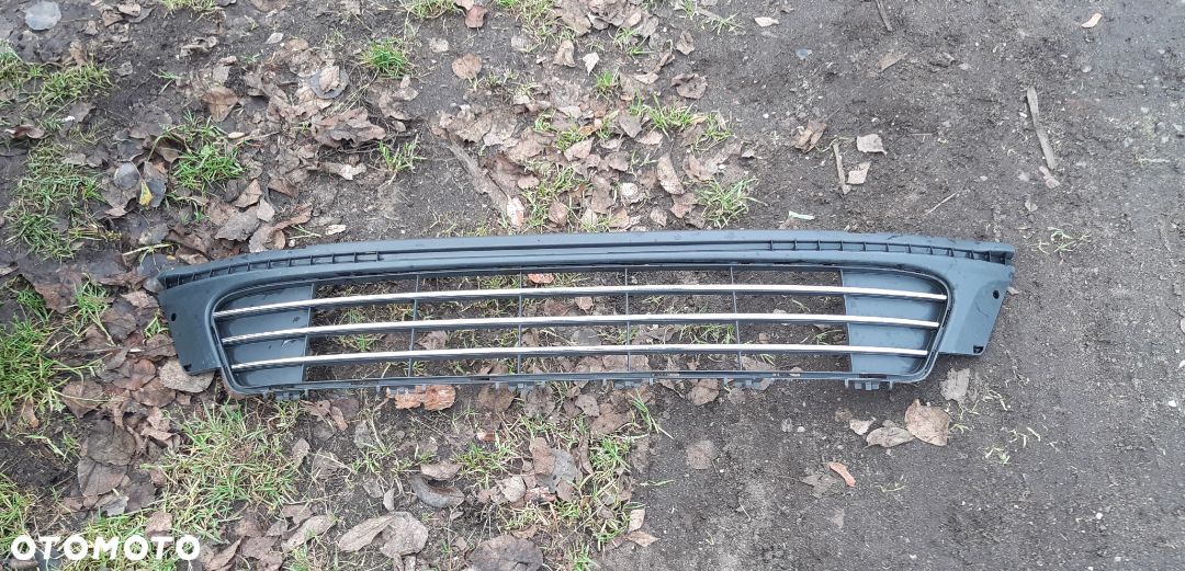 kratka środkowa zderzaka Ford Galaxy II po liftingu Kratka zderzaka Ford Galaxy Mk-3 AM21-17B968-AC - 1