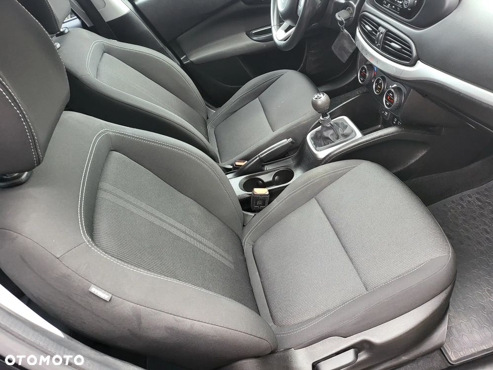 Fiat Tipo 1.4 16v Lounge EU6d - 17