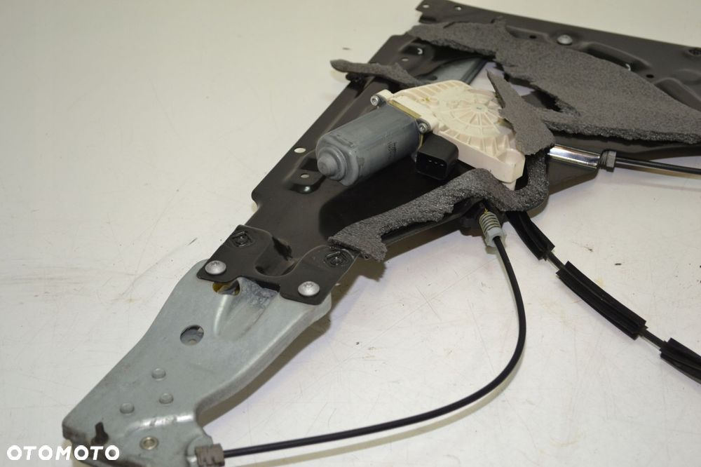 MECHANIZM PODNOSZENIA SZYBY PRAWY MB ACTROS MP4 MP5 9607201246 - 2