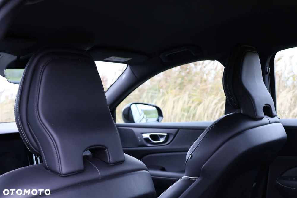 Volvo S60 T4 R-Design - 23