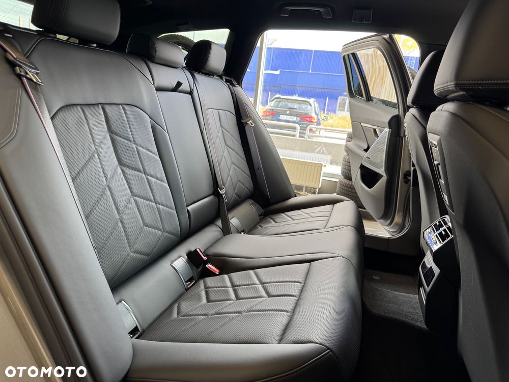 BMW Seria 5 540d xDrive - 36