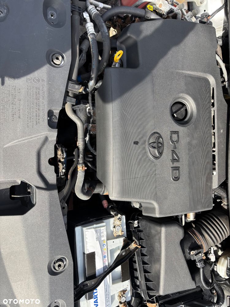 Toyota Avensis - 16