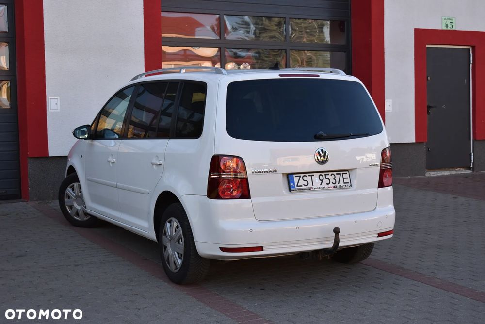 Volkswagen Touran - 33