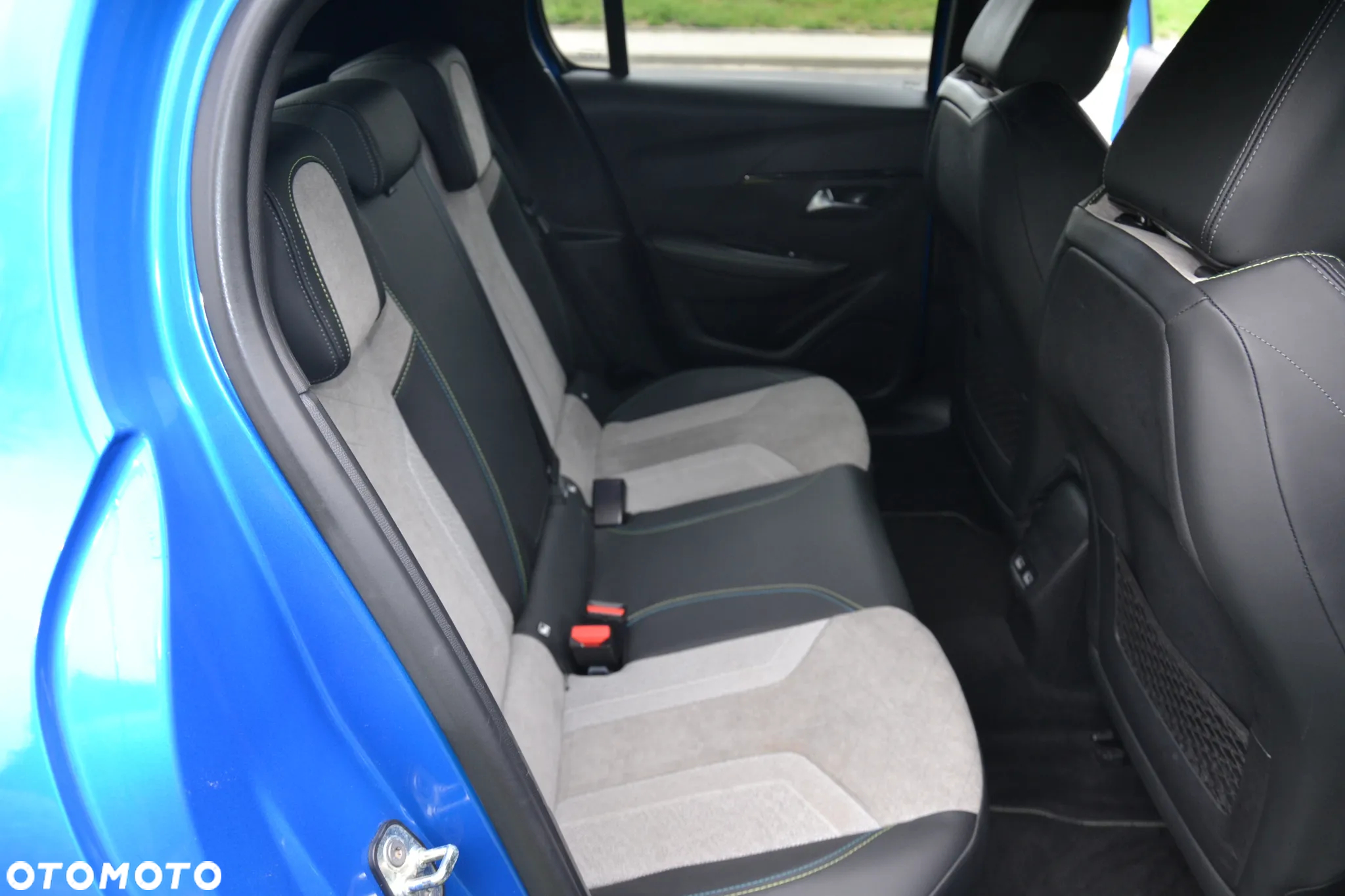 Peugeot 208 PureTech 100 GT Pack - 4