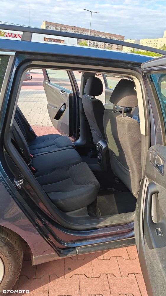Volkswagen Passat - 12