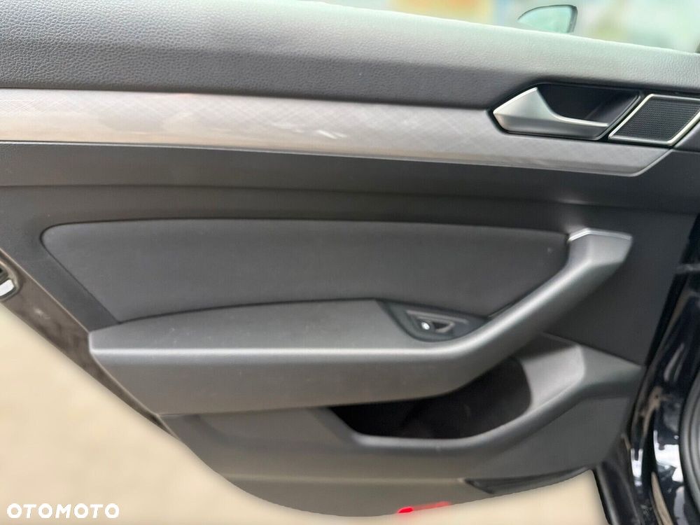 Volkswagen Passat 1.5 TSI EVO Business DSG - 25