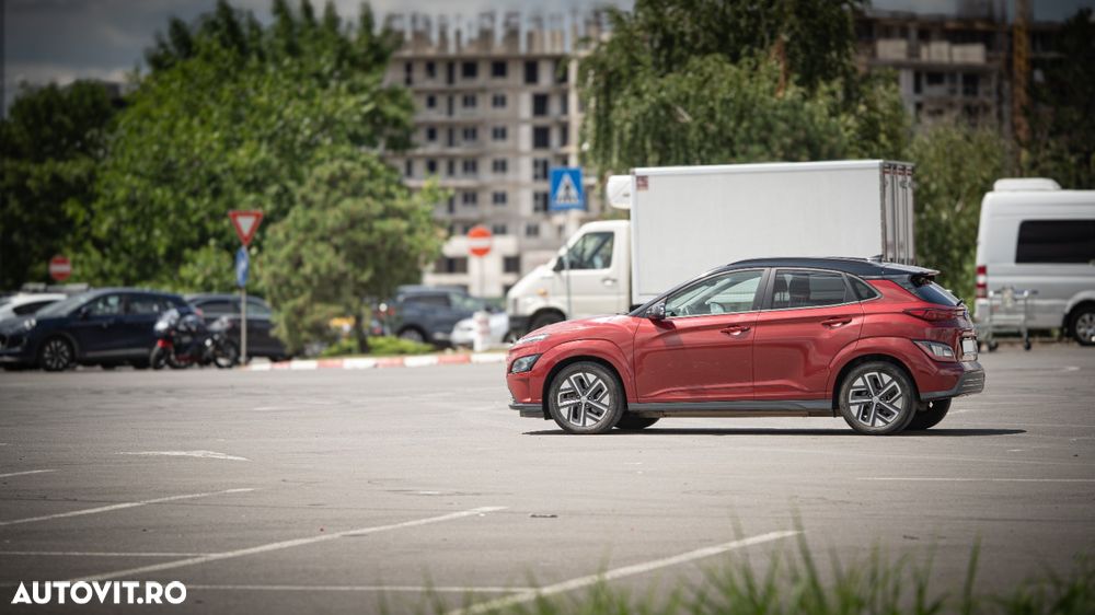 Hyundai KONA - 21