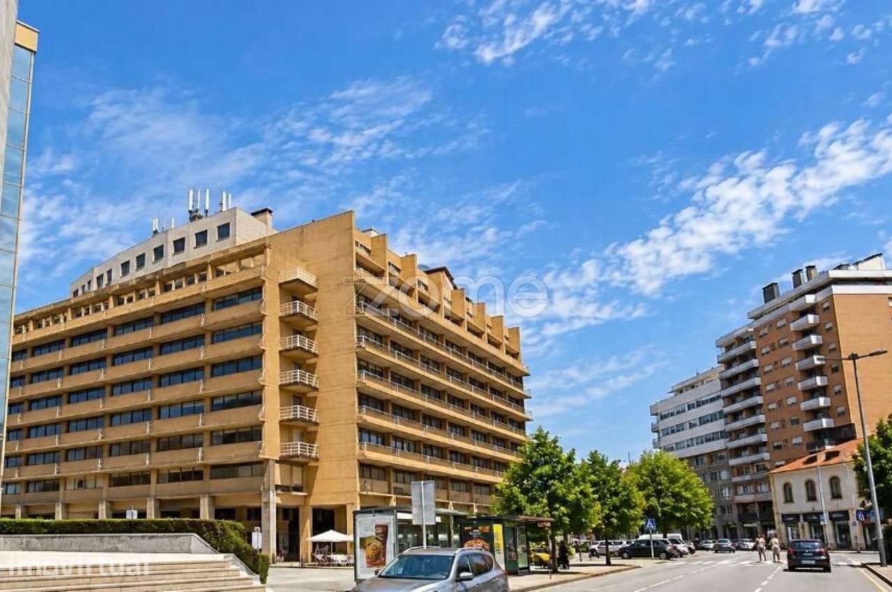 ESCRITÓRIO COM VARANDA (TRIBUNAL)  | VILA NOVA DE GAIA - Grande imagem: 4/9