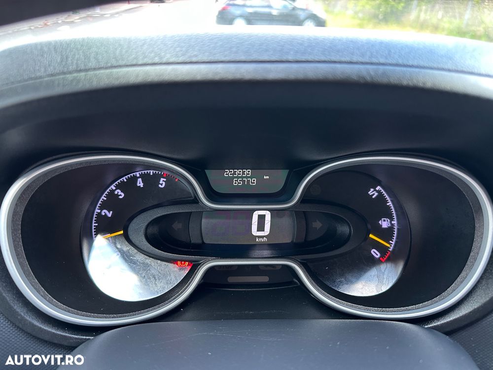 Opel Vivaro - 16