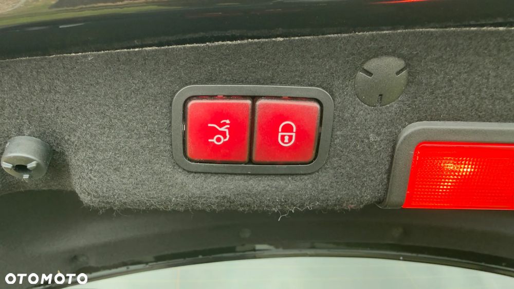 Mercedes-Benz Klasa C 400 4Matic 9G-TRONIC AMG Line - 31