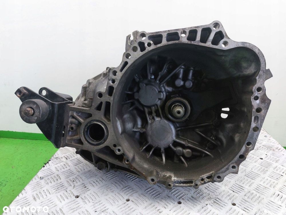 Skrzynia biegów Manualna 6B Toyota Avensis  II T25 2003-2006 2.0 D4D MTM - 1