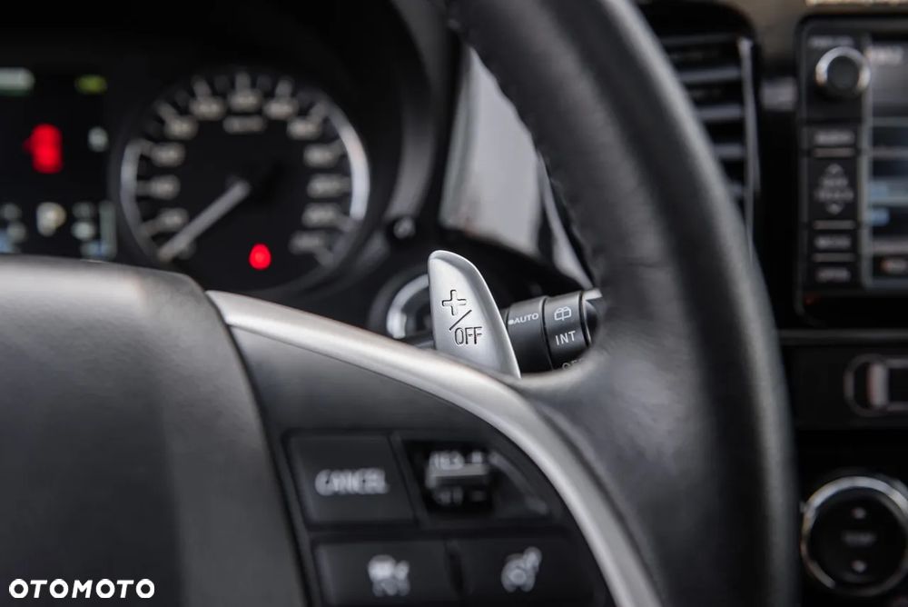 Mitsubishi Outlander 2.2 DI-D 4WD Automatik Invite - 20