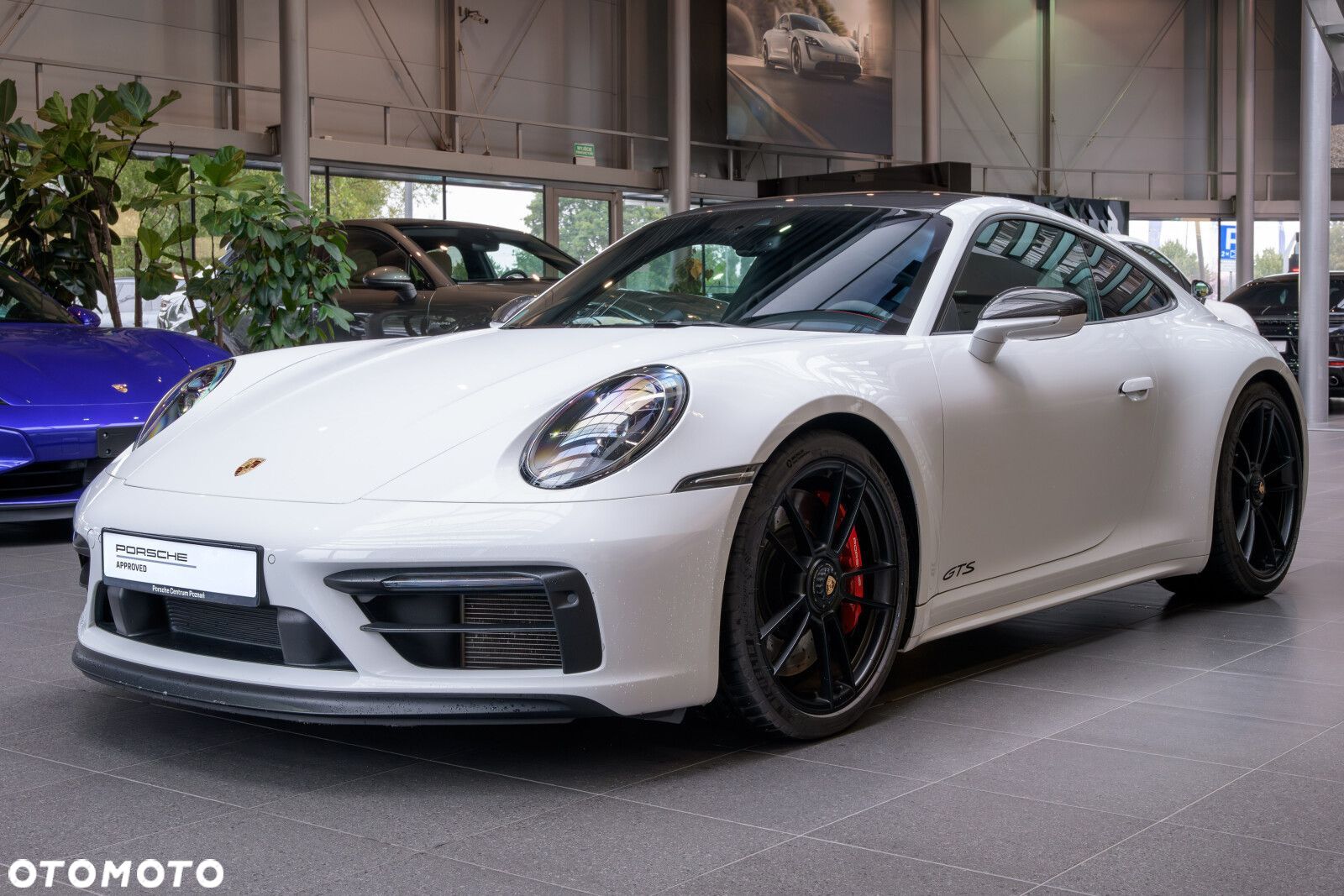 Porsche 911 Carrera 4 GTS - 1