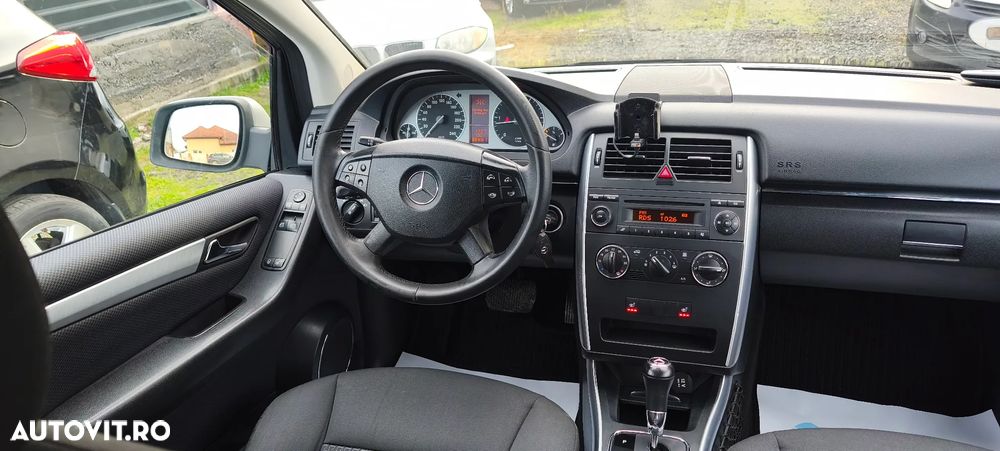 Mercedes-Benz B - 13