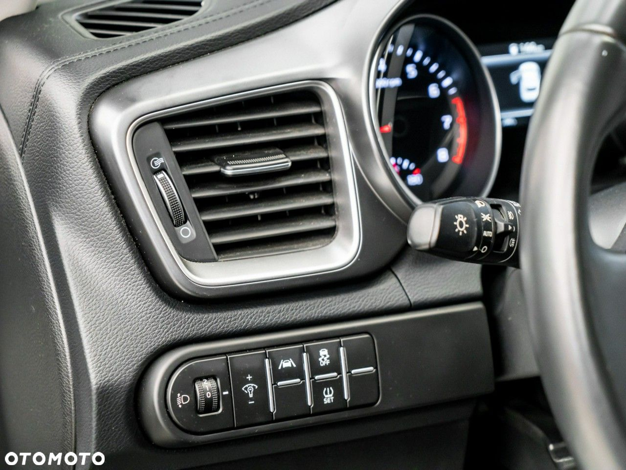 Kia XCeed 1.5 T-GDI M - 20