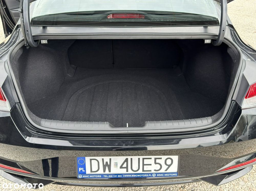 Hyundai Elantra - 17