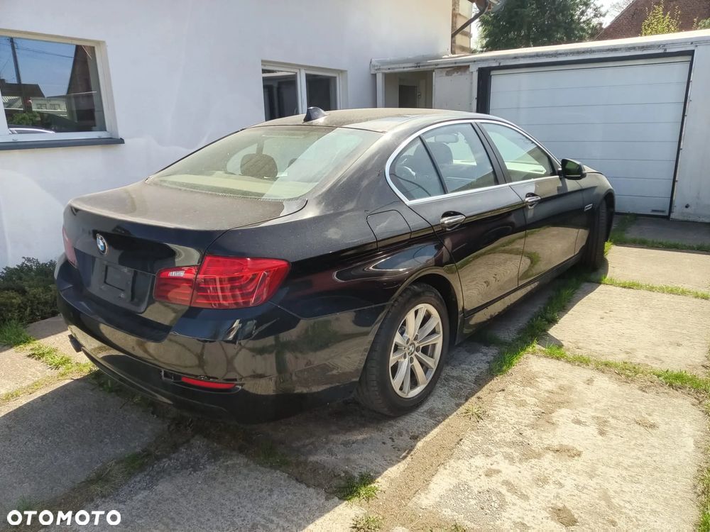 BMW Seria 5 528i xDrive Sport-Aut - 3