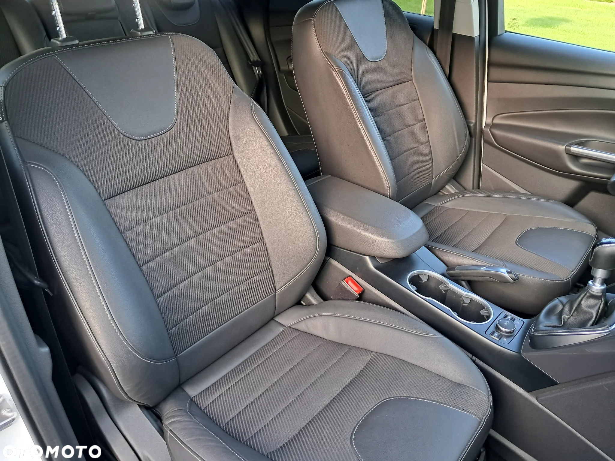Ford Kuga 2.0 TDCi 4WD Titanium - 25