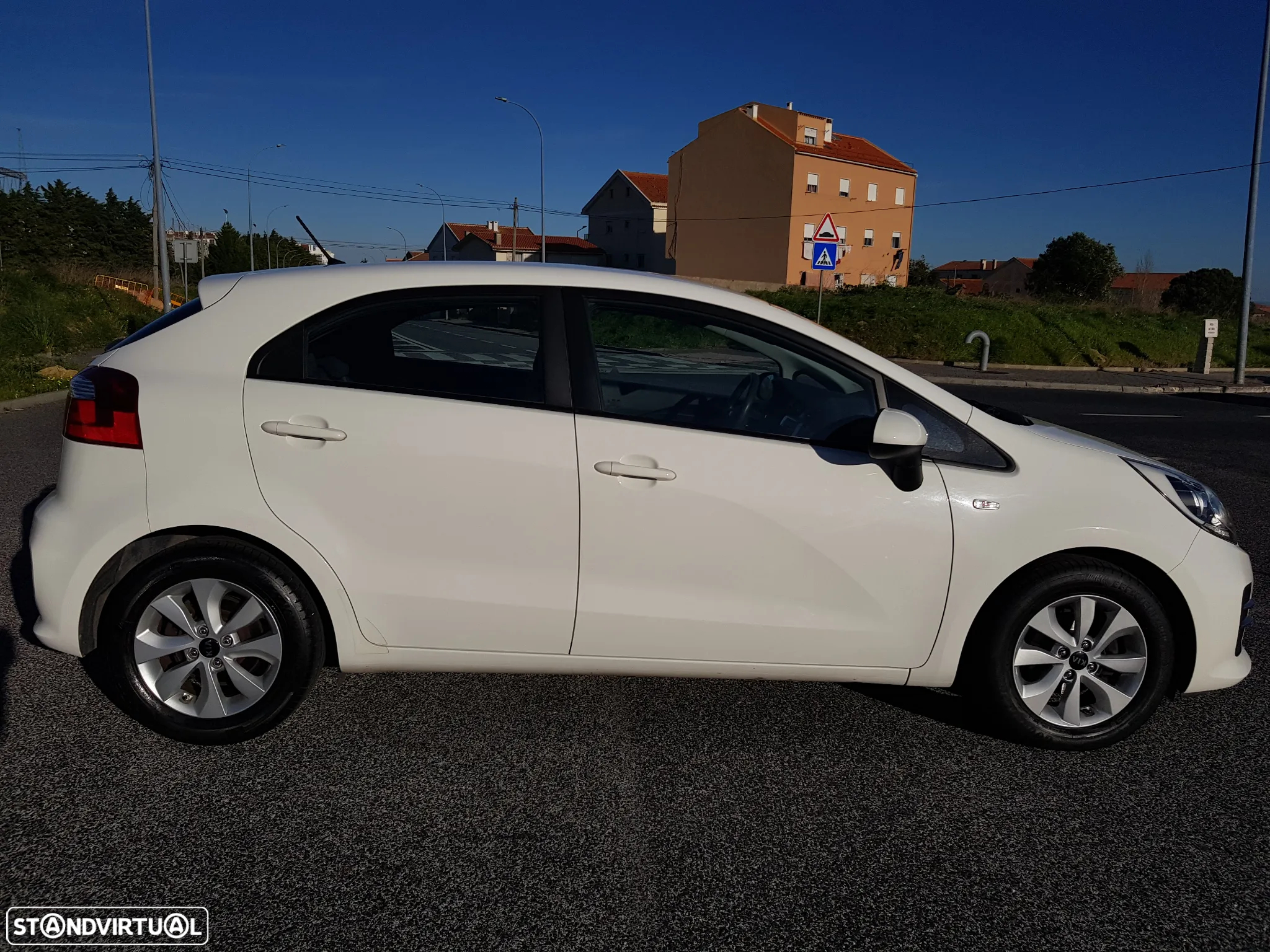 Kia Rio 1.1 CRDi TX ISG - 13