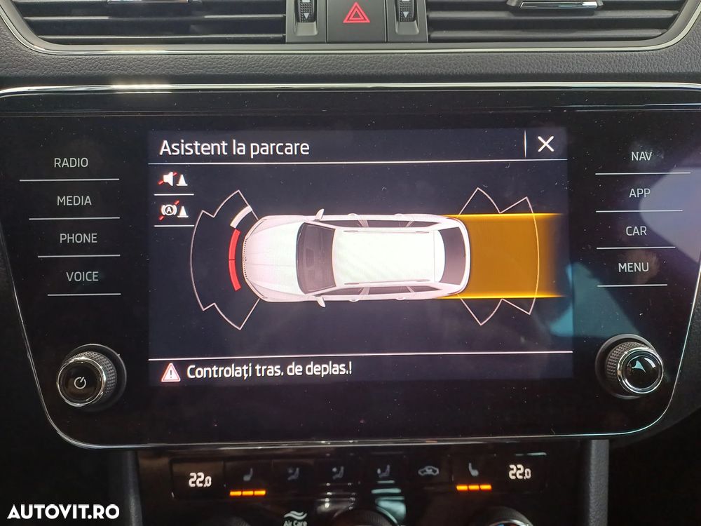 Skoda Superb 2.0 TDI DSG Ambition - 28