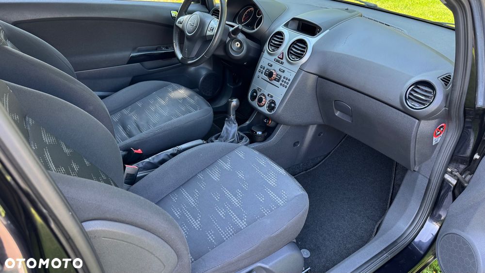 Opel Corsa 1.4 16V Satellite - 15
