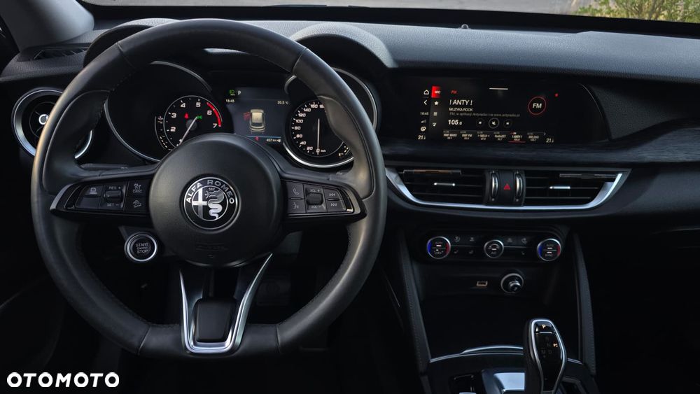 Alfa Romeo Stelvio - 11
