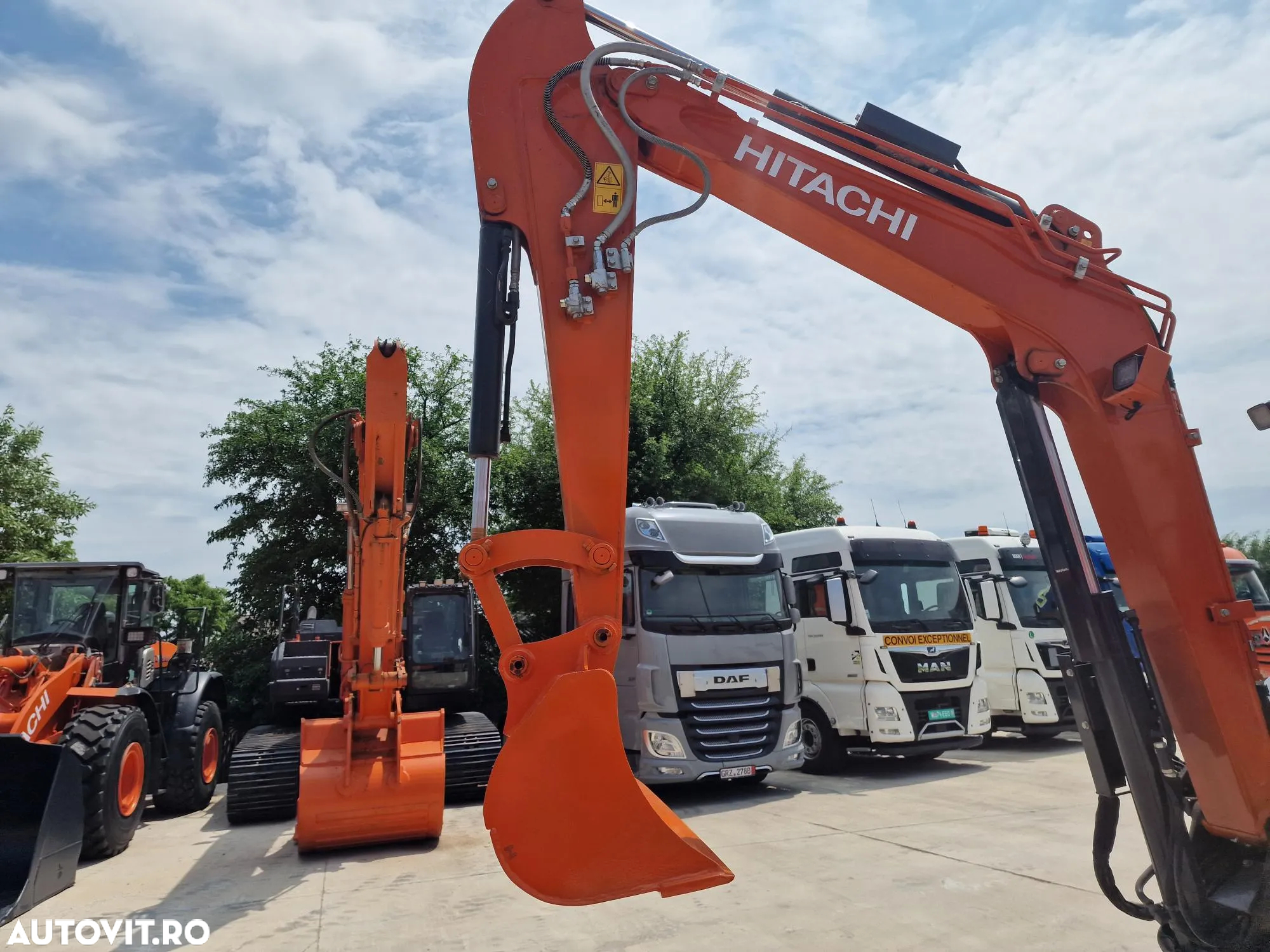 Hitachi ZX55, 5,5 tone, Cupa excavare+cupa taluz, inst picon, AC, Senile 90% ok, Computer de bord in limba romana, CA NOU, posibilitate leasing 4 ani-PROMOTIE 57900 EUR+Tva - 28
