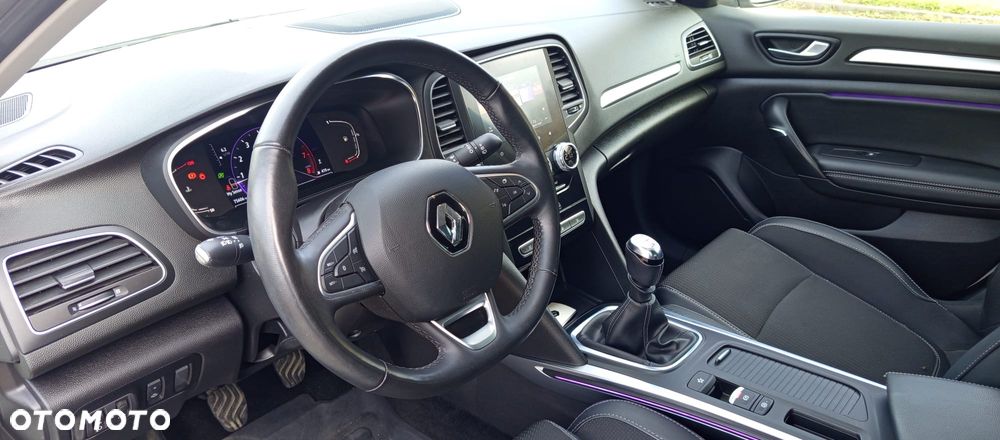 Renault Megane Grandtour TCe 140 GPF BUSINESS EDITION - 20