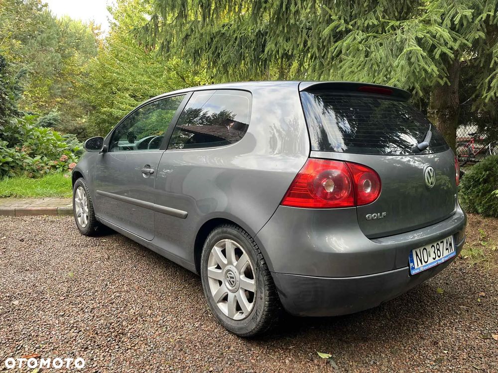 Volkswagen Golf - 6