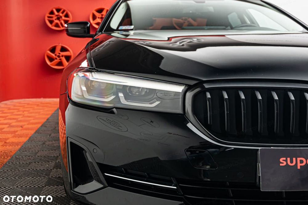 BMW Seria 5 518d - 25