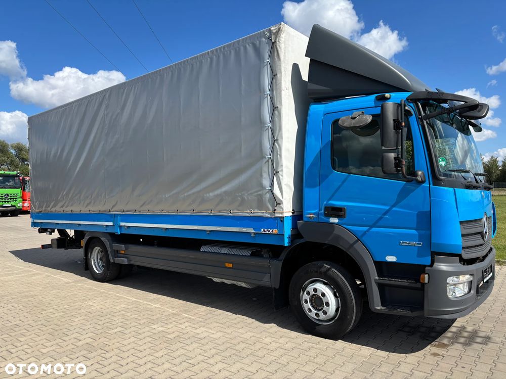 Mercedes-Benz ATEGO 1230 firanka , winda , 18 palet ,klimatyzacja , z Niemiec ,1227, 1224) , plandeka burty boczne - 7