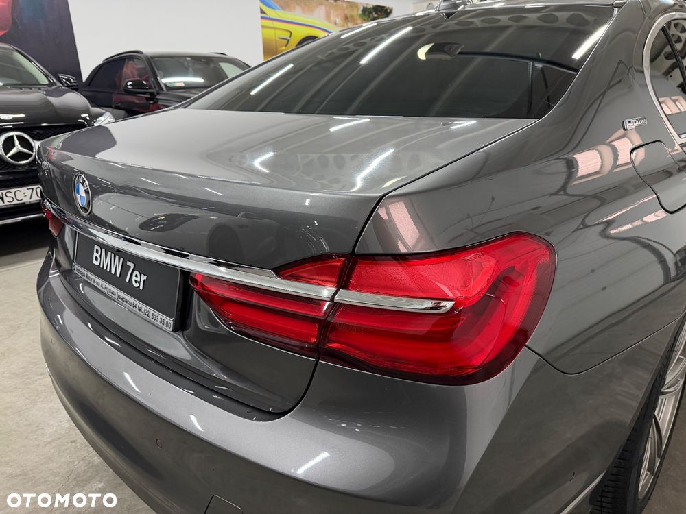 BMW Seria 7 - 16
