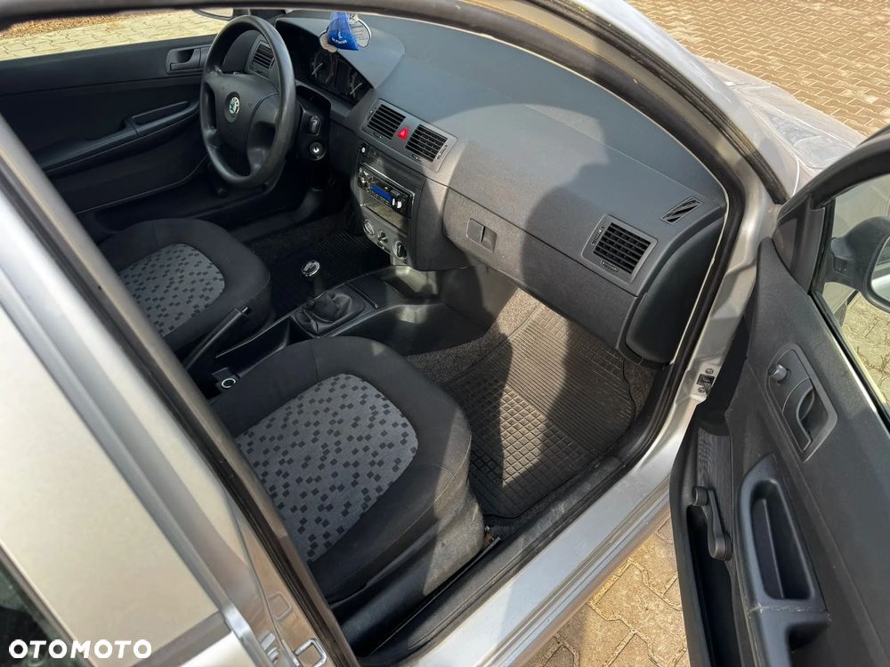 Skoda Fabia 1.2 HTP Classic + - 6