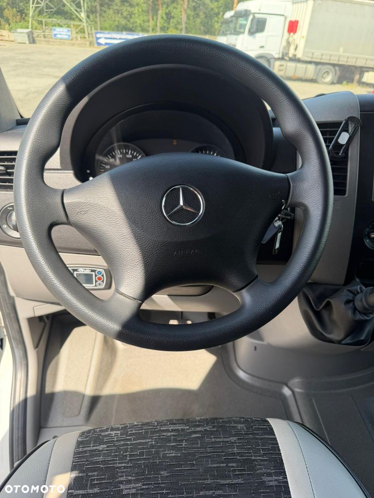 Mercedes-Benz Sprinter - 11
