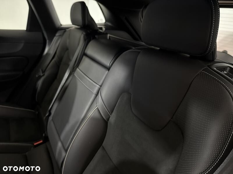 Volvo XC 60 T4 R-Design - 19