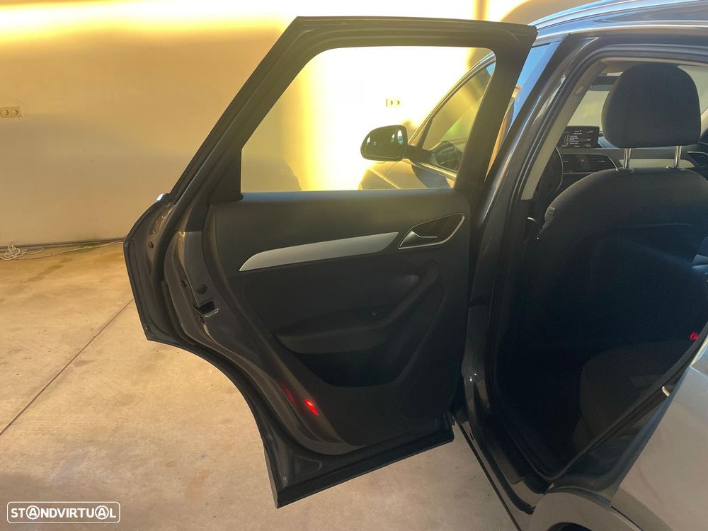 Audi Q3 2.0 TDI quattro S-line S tronic - 28