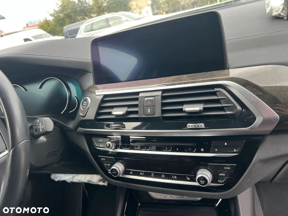 BMW X3 xDrive20d xLine - 11