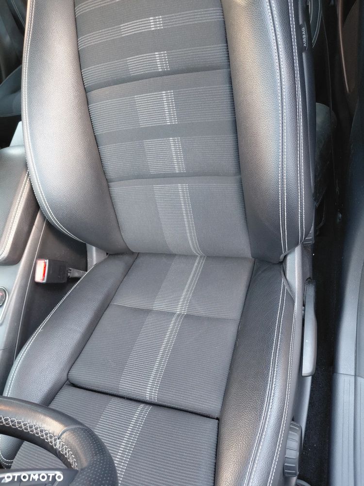 Mercedes-Benz GLA 180 Style - 14